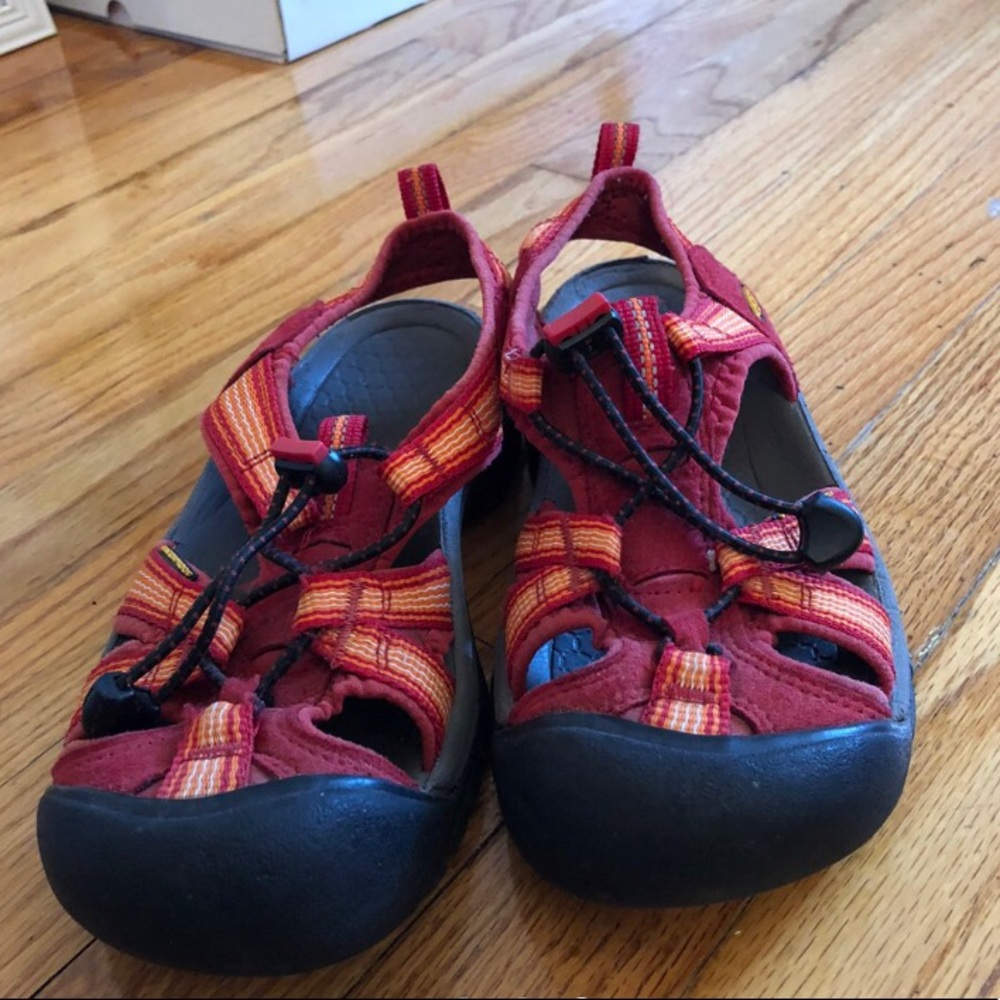 Sandal